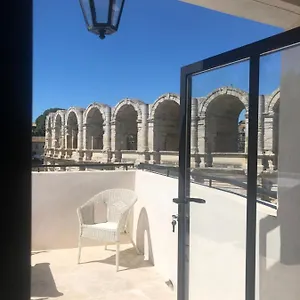 https://entre-les-arnes-et-la-major.fr-provencehotel.com